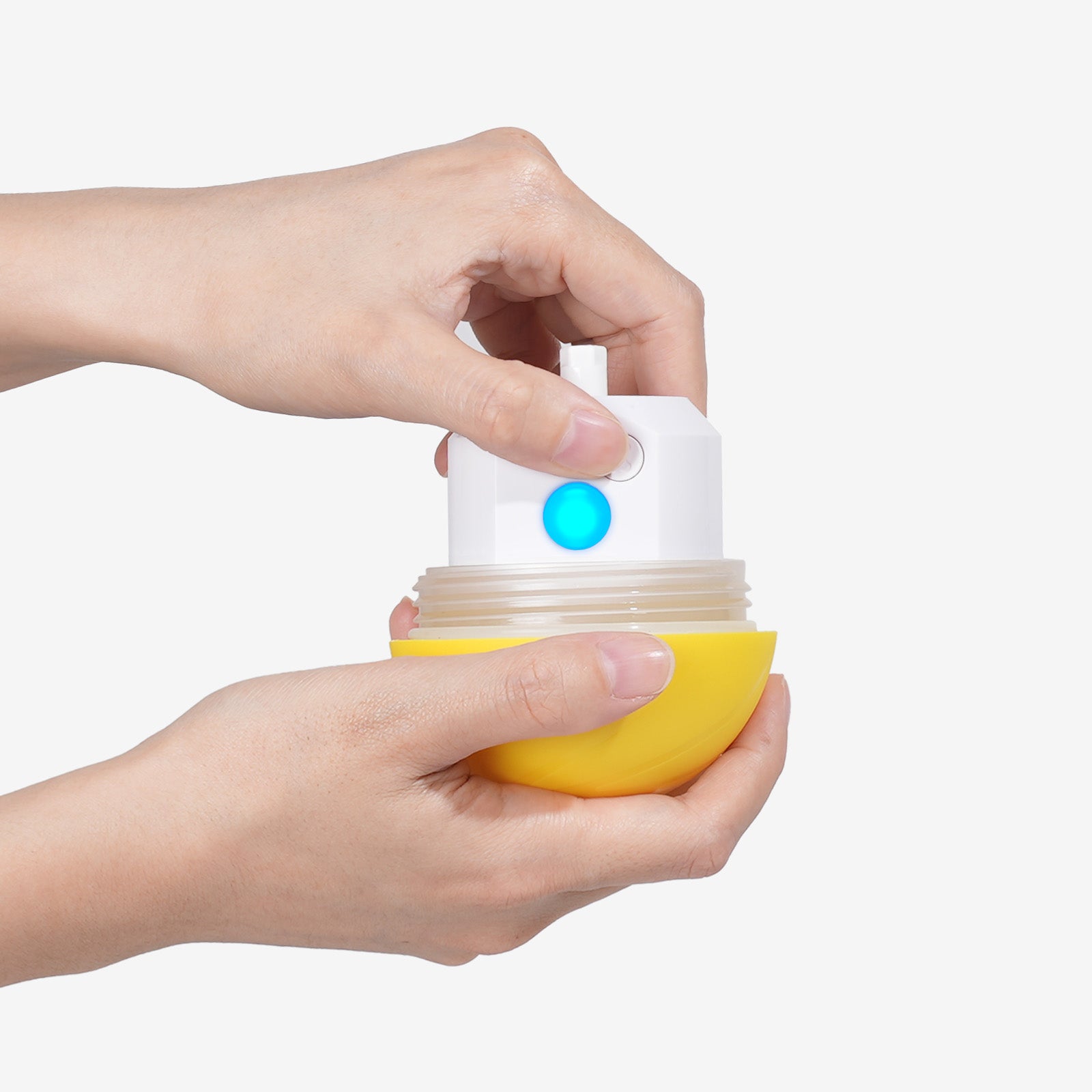 Assembling Cheerble Wicked Ball - Interactive pet toy